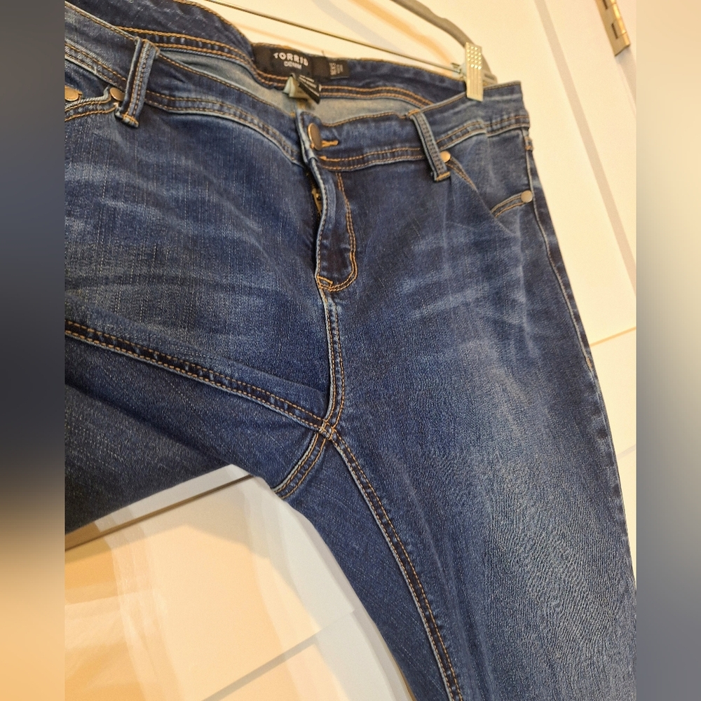 Torrid Bootcut Midrise Jeans Stretch 16XS Darkwash Whiskered - Picture 5 of 14
